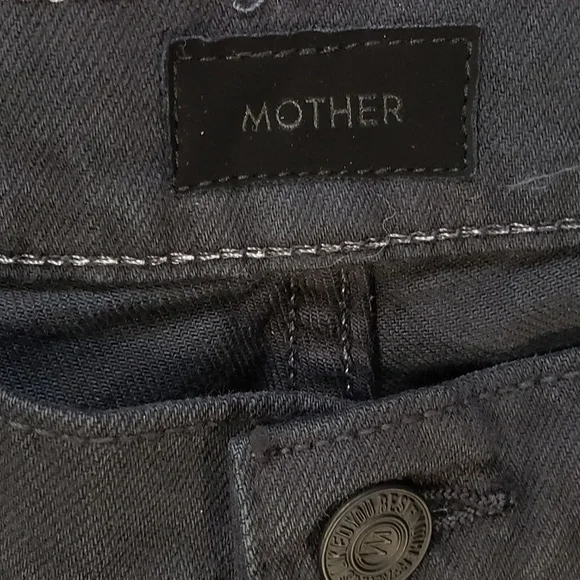 NWT MOTHER The Dropout Black Crop (32)